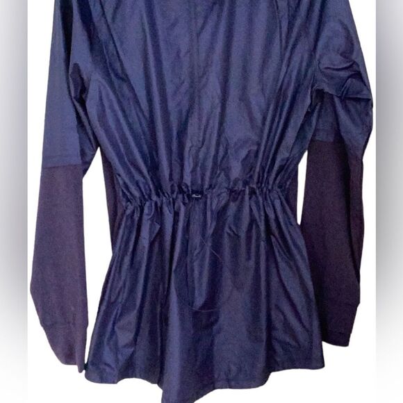 NWT UNDER ARMOUR WOMEN LOOSE CROSS TOWN ANORAK NAVY JACKET WINDBREAKER COATSMALL - Picture 6 of 12